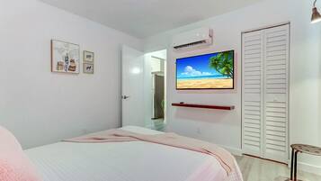 1 habitación y espacio para trabajar con laptop
