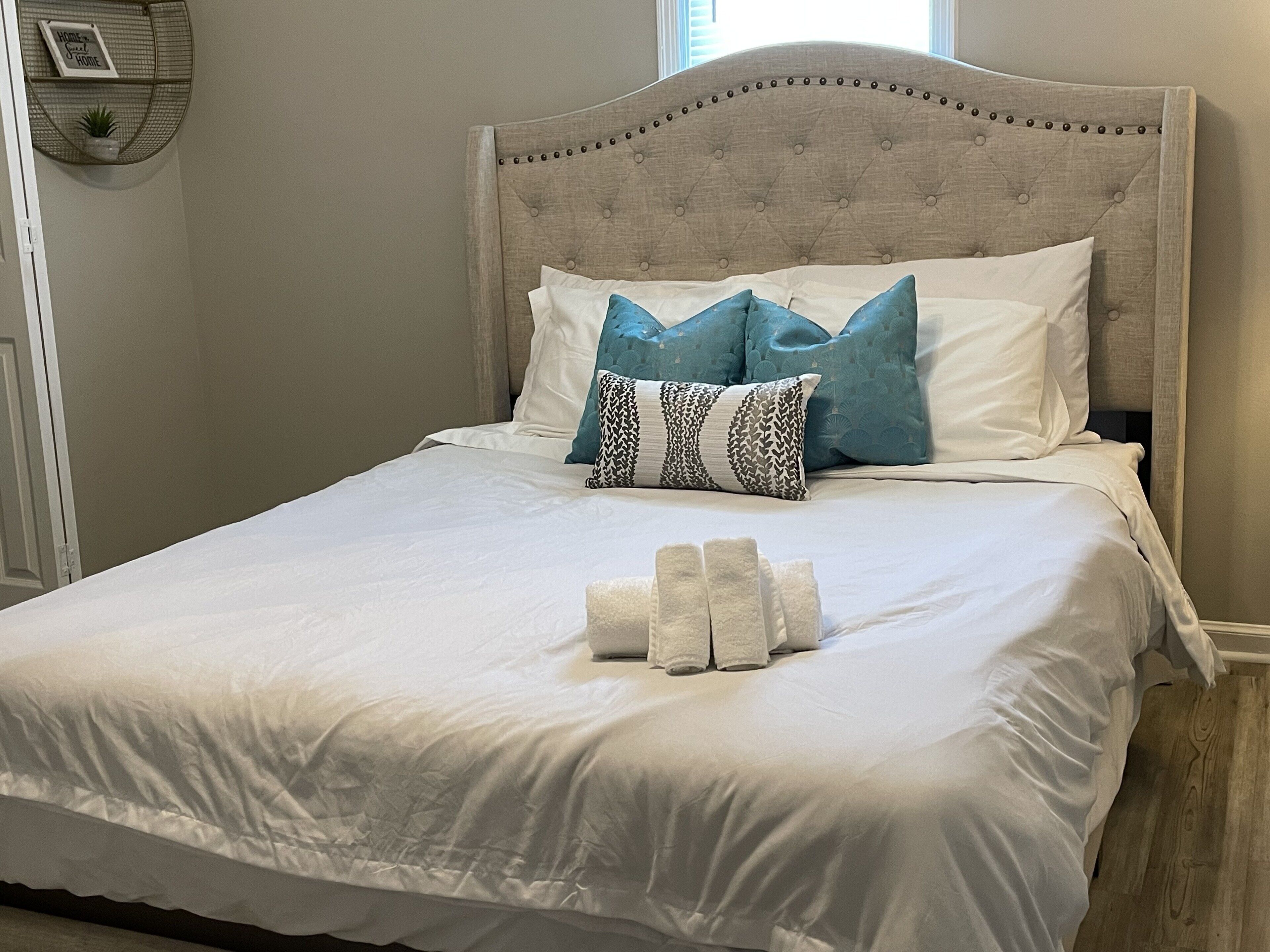 HomeTel: Hybrid Home and Hotel