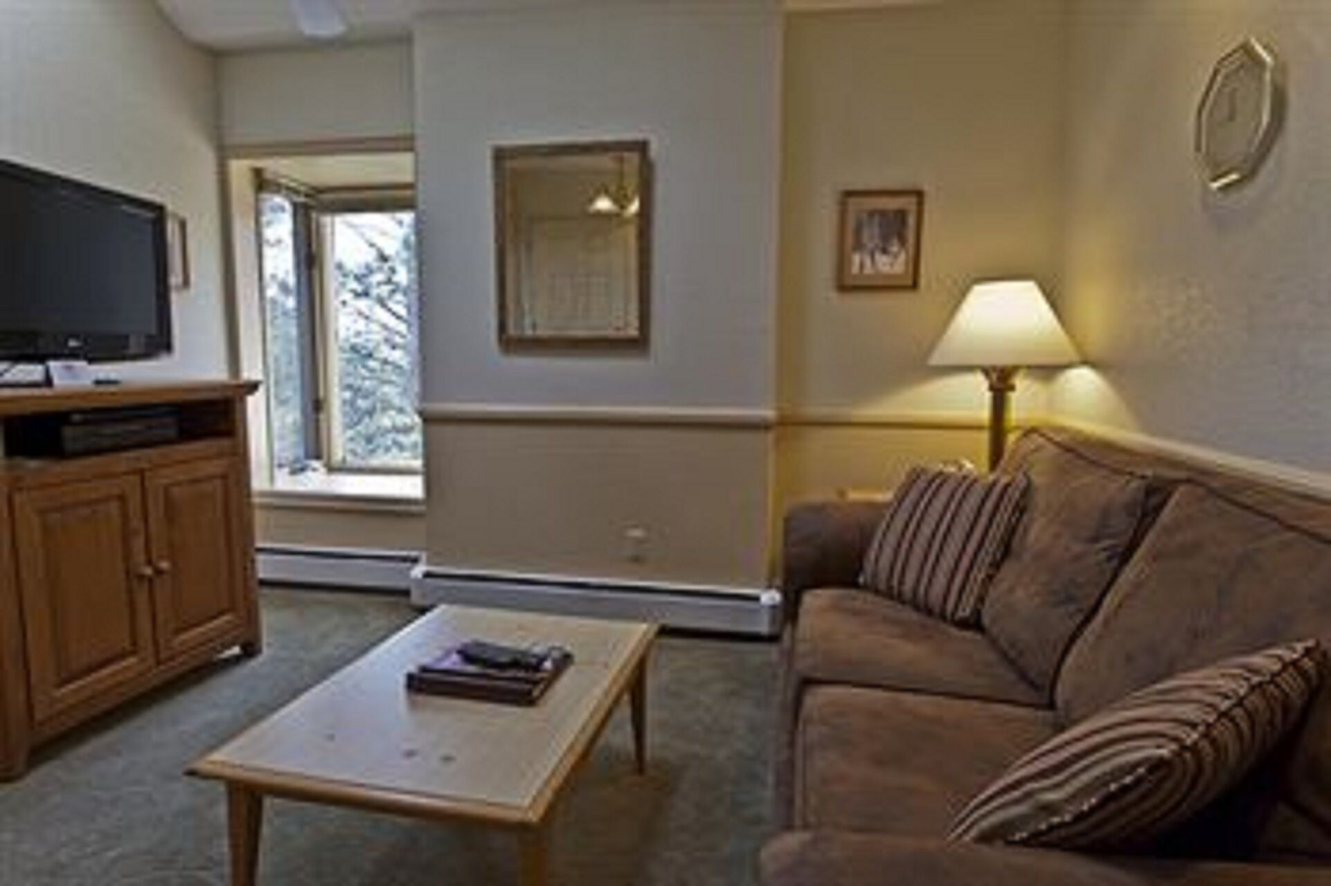 2 BDRM- HISTORIC CRAGS LODGE- BEAUTIFUL GROUNDS/MOUNTAIN VIEWS/GREAT LOCATION