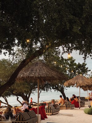 Plage privée, sable blanc