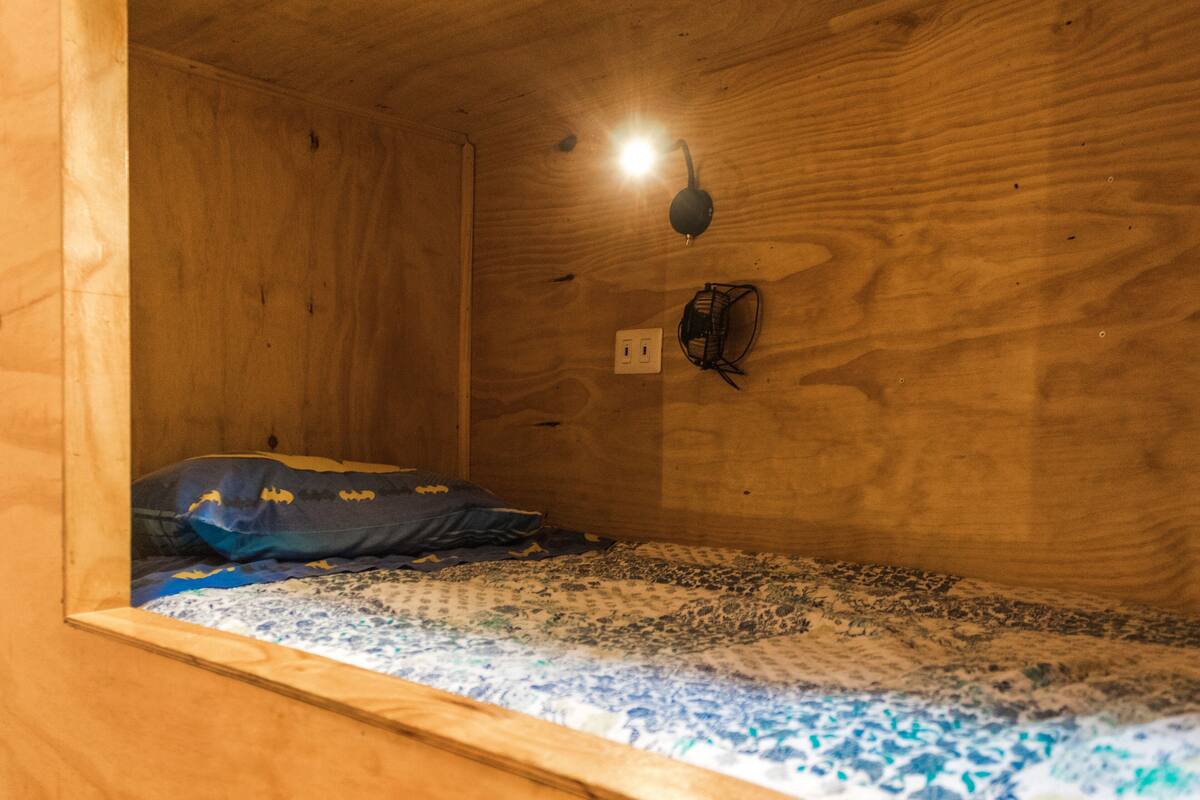 Free WiFi, bed sheets