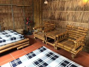 Basic Bungalow | Desk, free WiFi - Nha Homestay (Can Tho)