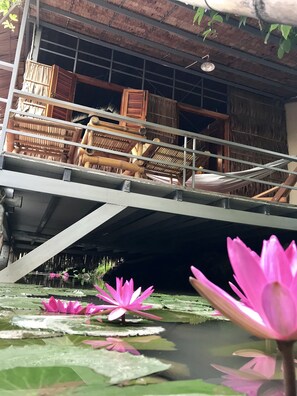 Basic Bungalow | Desk, free WiFi - Nha Homestay (Can Tho)