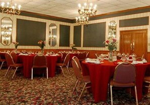 Banquet hall - Red Carpet Inn & Suites (Penns Grove)