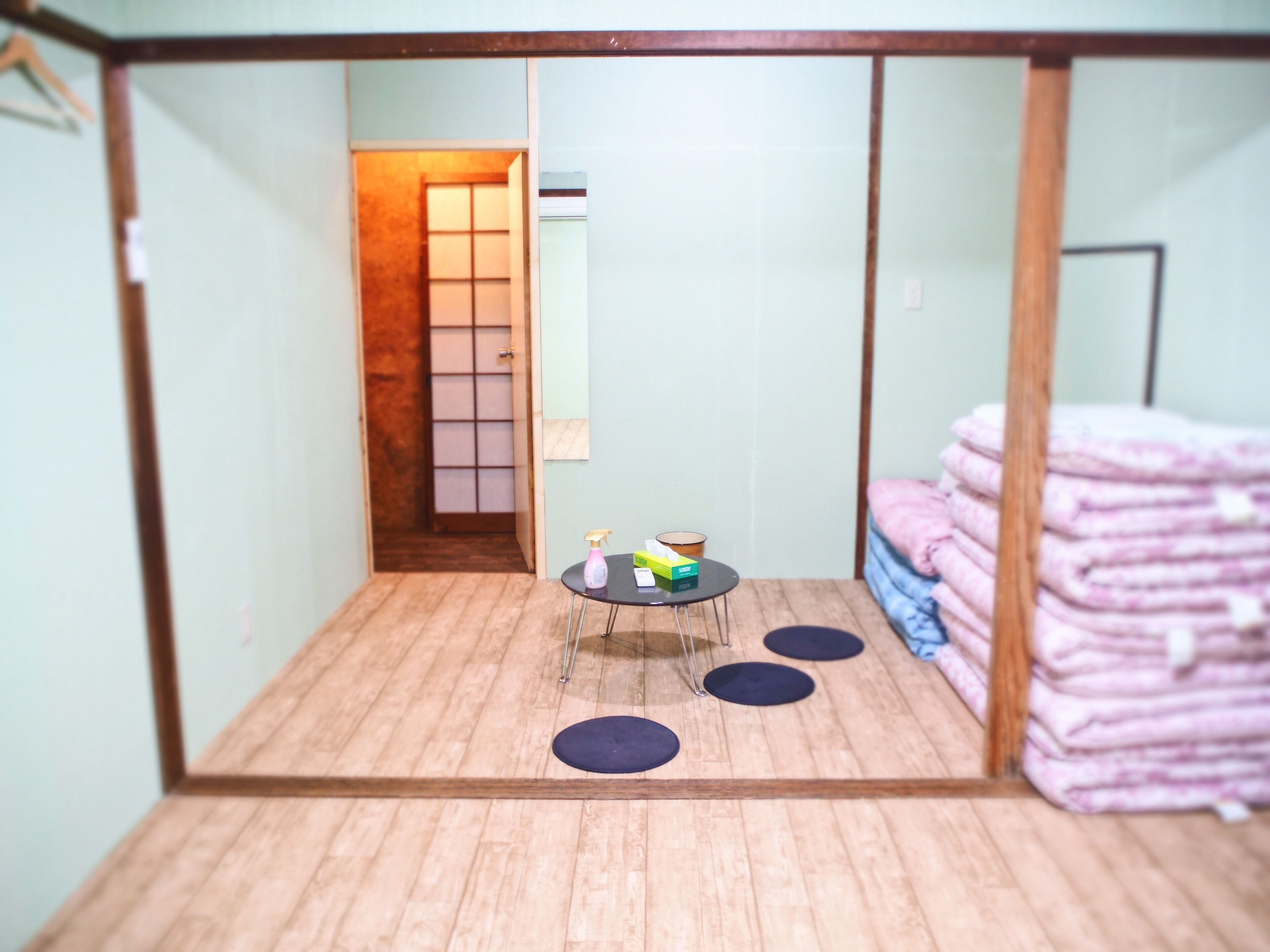 Espacio para trabajar con laptop, cortinas blackout y wifi gratis 