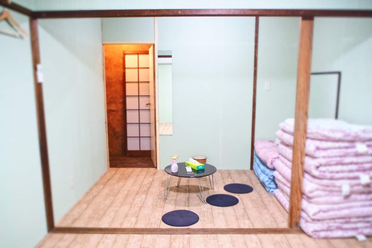 Laptop workspace, blackout drapes, WiFi (free), bed sheets