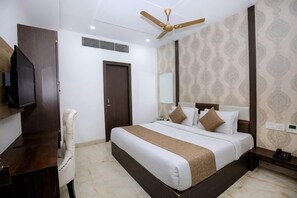 Deluxe Room, 1 Bedroom | Premium bedding, memory-foam beds, laptop workspace, free WiFi - Hotel Tamanna - 50 Meter from Golden Temple (Amritsar)