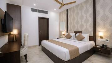Deluxe Room, 1 Bedroom | Premium bedding, memory foam beds, laptop workspace, free WiFi