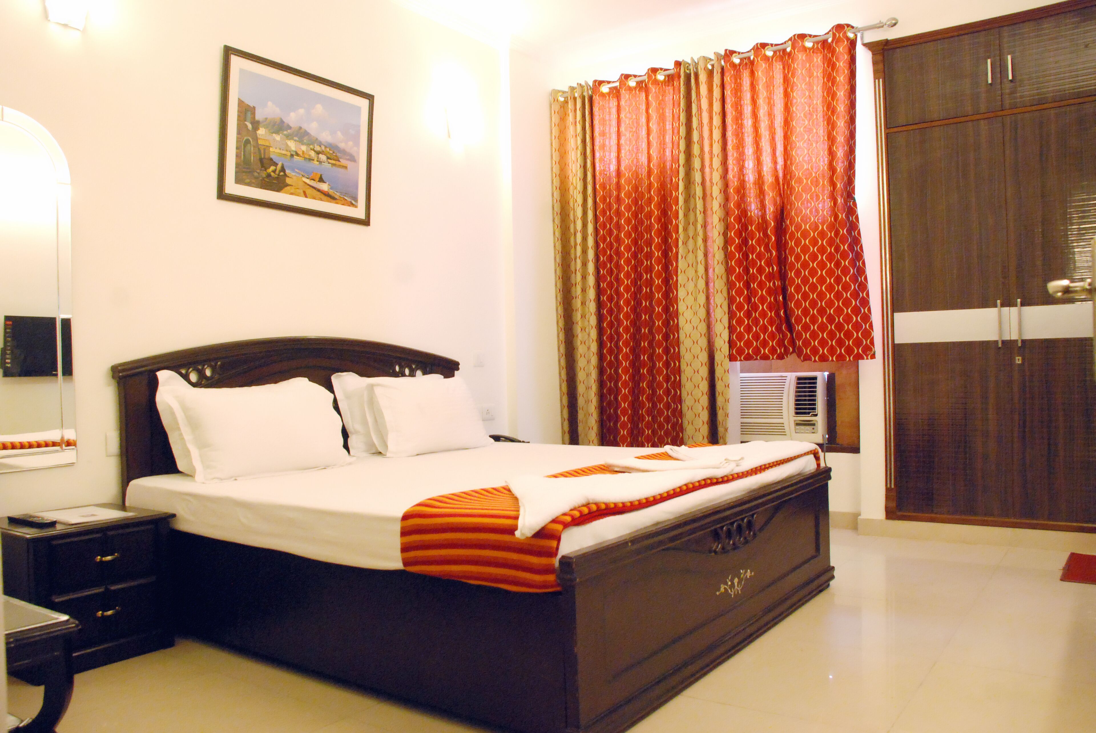 Deluxe Double Room | Desk, blackout drapes, free WiFi, bed sheets