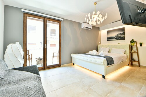 Flowers Of Athens - Boutique Aparthotel