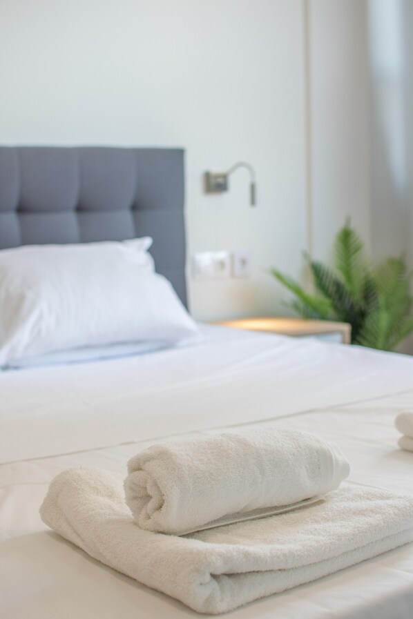 1 bedroom, free WiFi, bed sheets - Plenty Apartments Apollo (Athens)