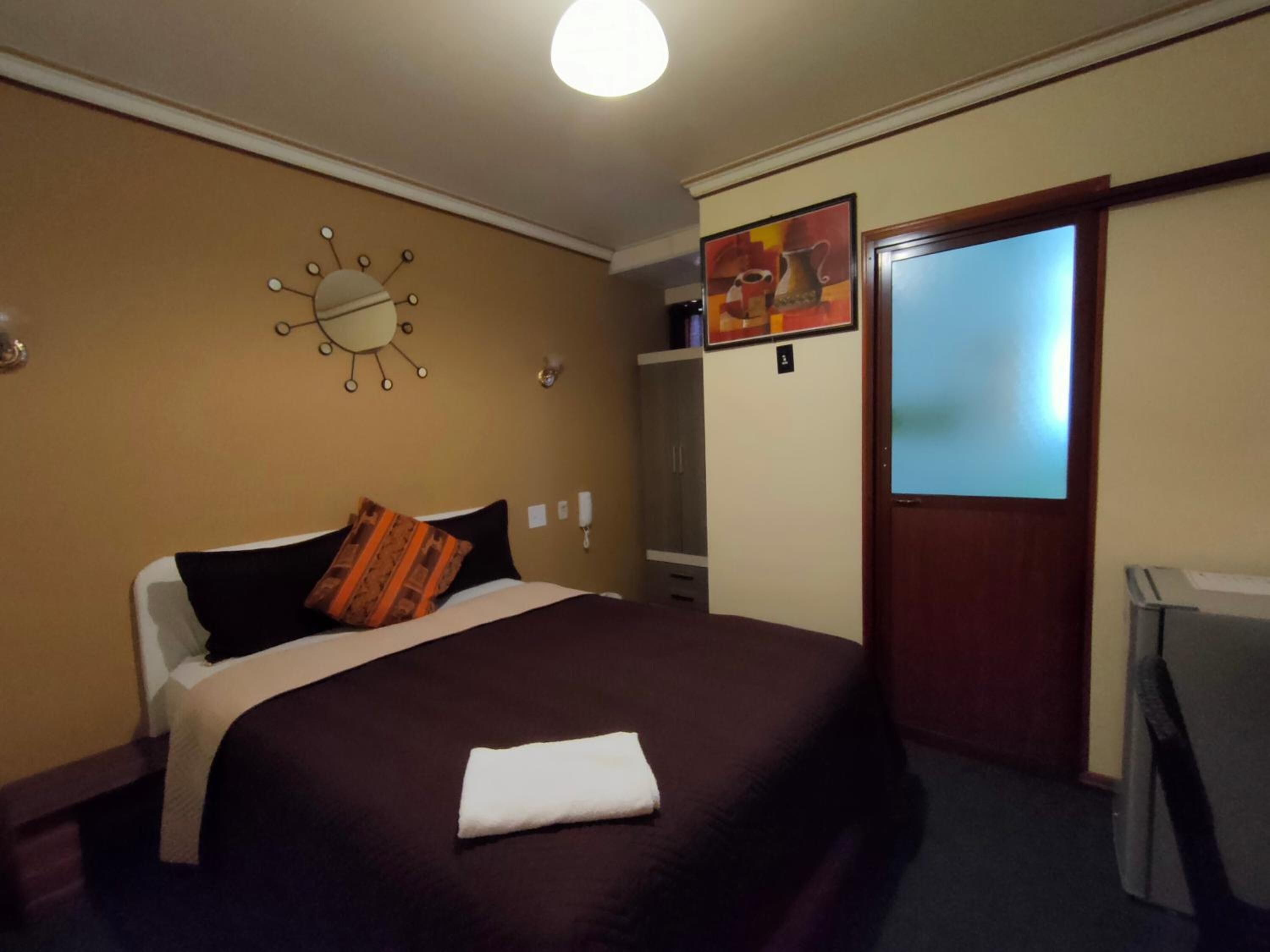 minibar, free wifi, bed sheets