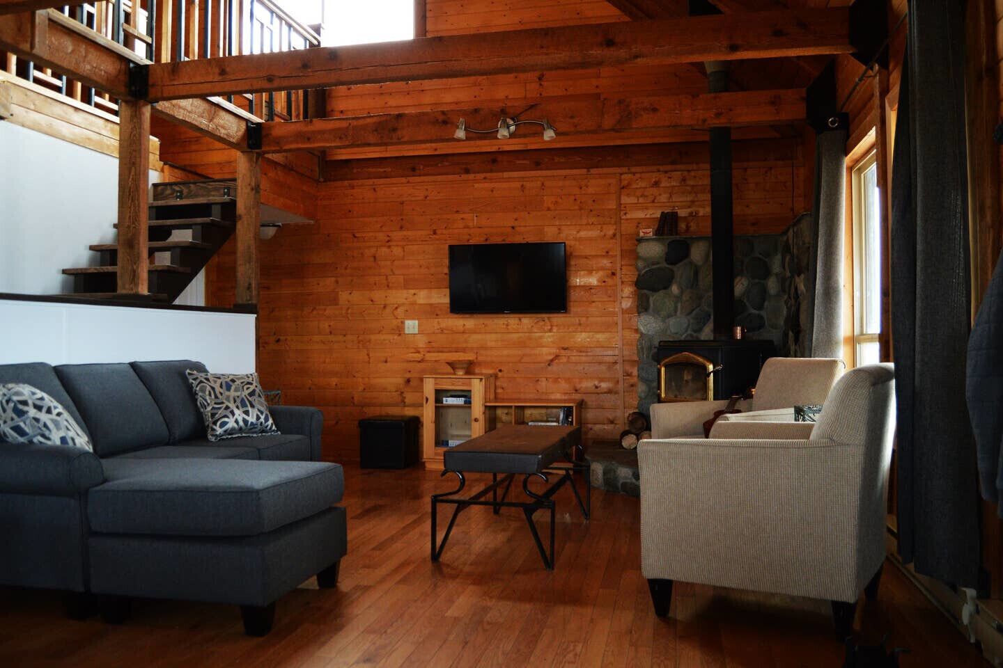 Meadow Lake Guest Ranch - Osprey Suite - Lakeview House