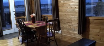 Meadow Lake Guest Ranch - Eagle Suite - Lakeview House