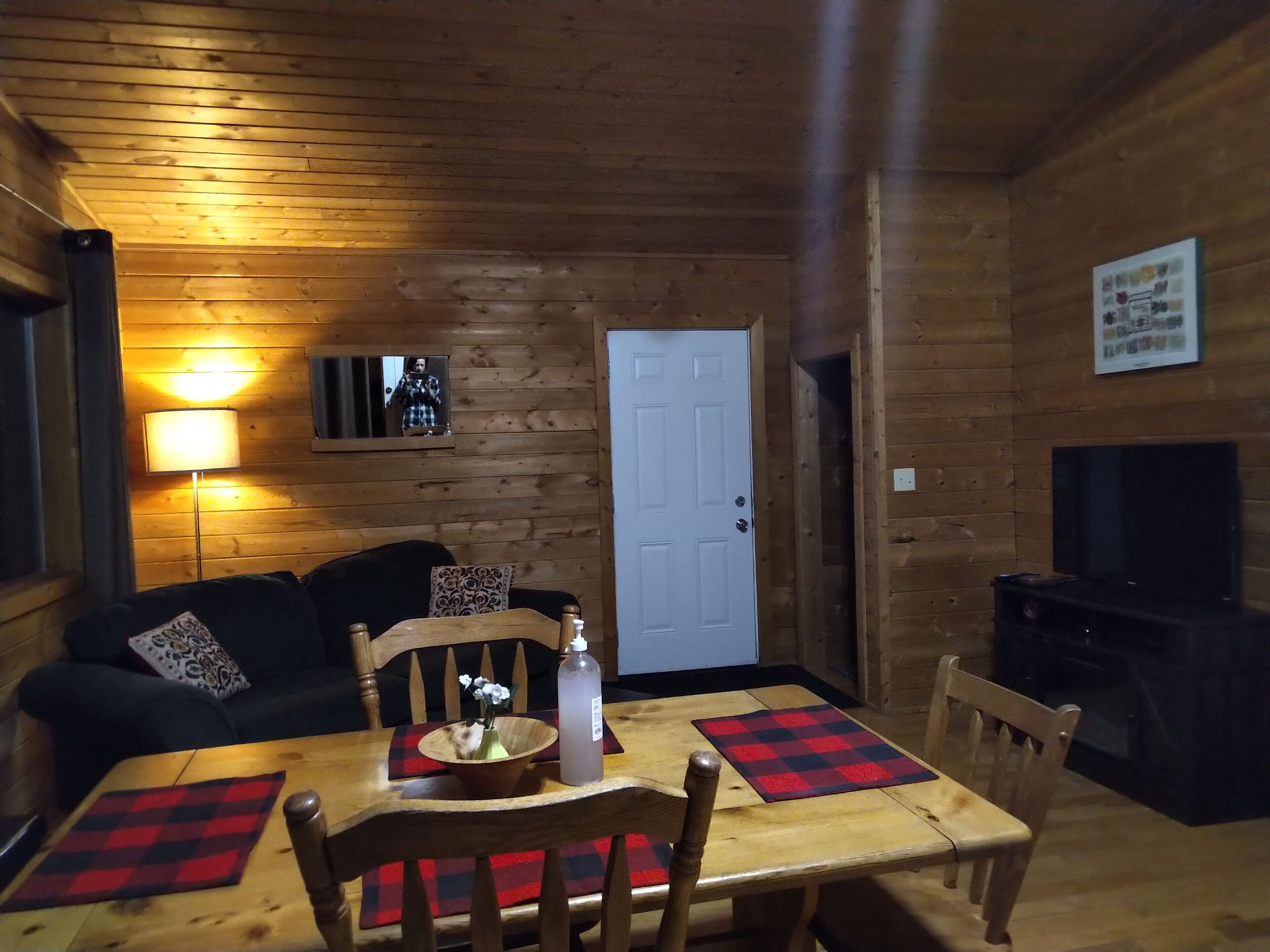 Meadow Lake Guest Ranch - Eagle Suite - Lakeview House