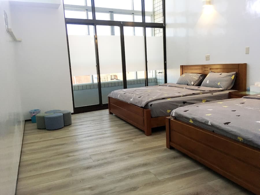 Minibar, soundproofing, bed sheets