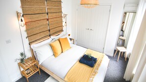 Apartment - Luxury Sunrise Suite with Harbour Views (St Ives)
