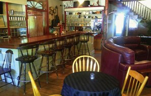 Bar (in der Unterkunft)