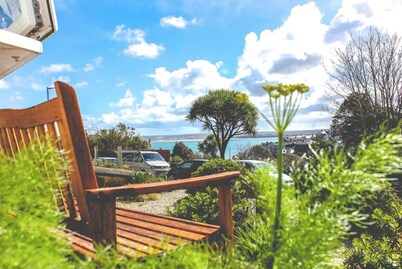 Stylish flat with parking and sea views