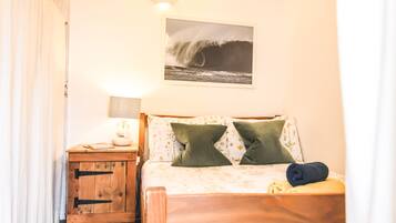 Apartment, 2 Schlafzimmer | 2 Schlafzimmer, Bügeleisen/Bügelbrett, kostenloses WLAN, Bettwäsche