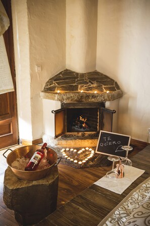 Villa | Individually decorated, individually furnished, desk, laptop workspace - Casa Rural Orgullo Rural 4 estrellas (Bermellar)