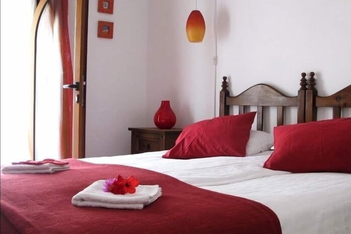 Comfort Double or Twin Room (Lucero) | Free WiFi, bed sheets
