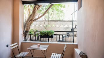 Suite with Patio | Terrace/patio