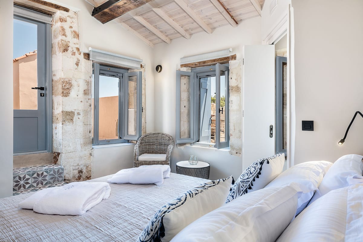 Penthouse Suite with Old Town View | Italienske Frette-laken, sengetøy av topp kvalitet og memory foam-senger