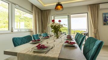 Villa | Comedor