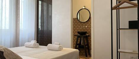 標準雙人房 | 客房內保險箱、獨特裝潢、免費無線上網、床單