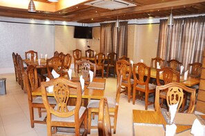 Breakfast, lunch, dinner served; local cuisine - Caspia The Home (Rangpur)