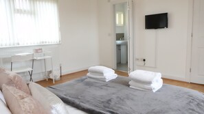 Comfort Triple Room