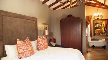 1 bedroom, in-room safe, individually decorated, individually furnished