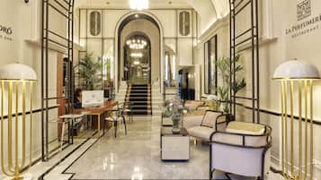 Sala de estar en el lobby