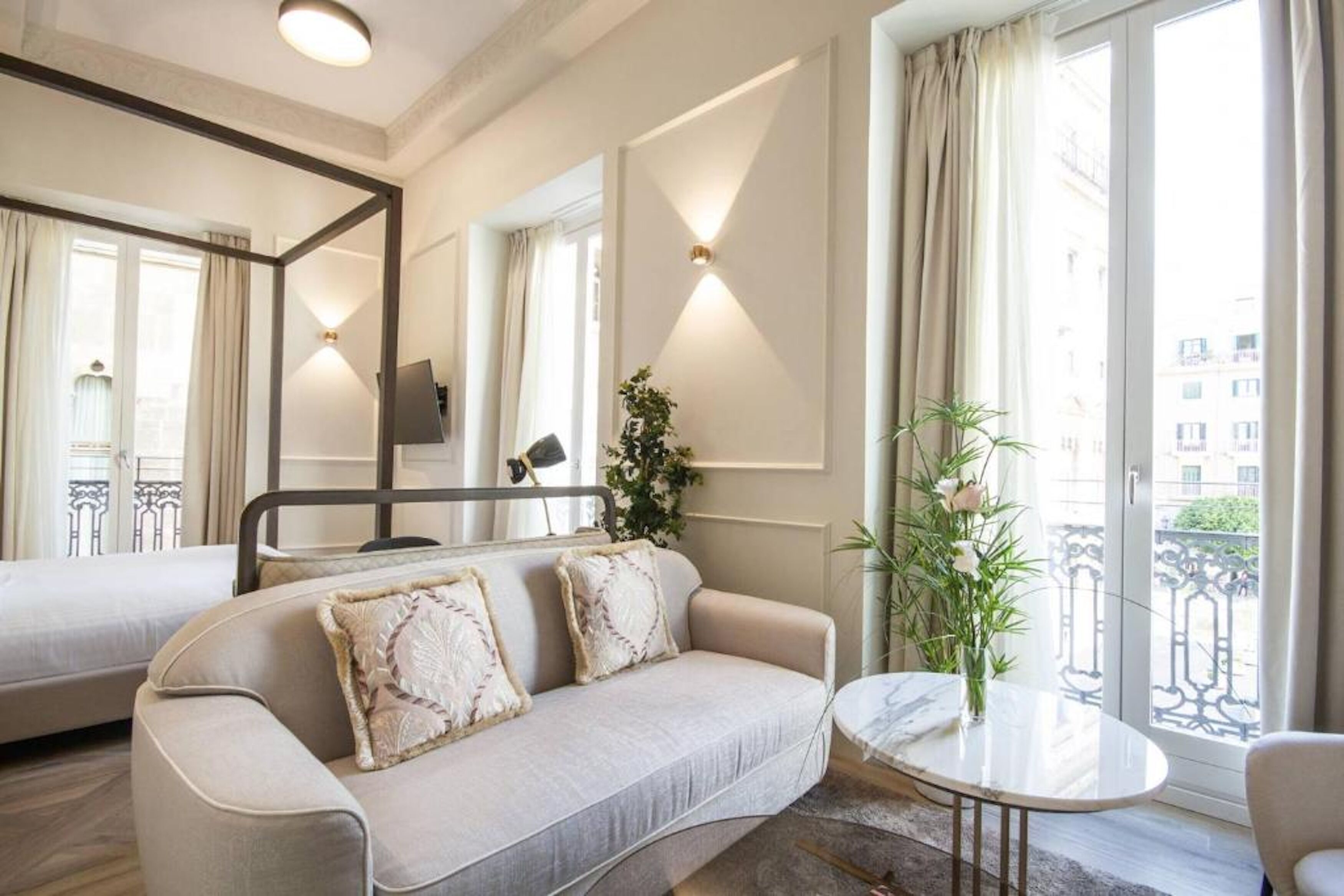 junior suite | living area | flat-screen tv