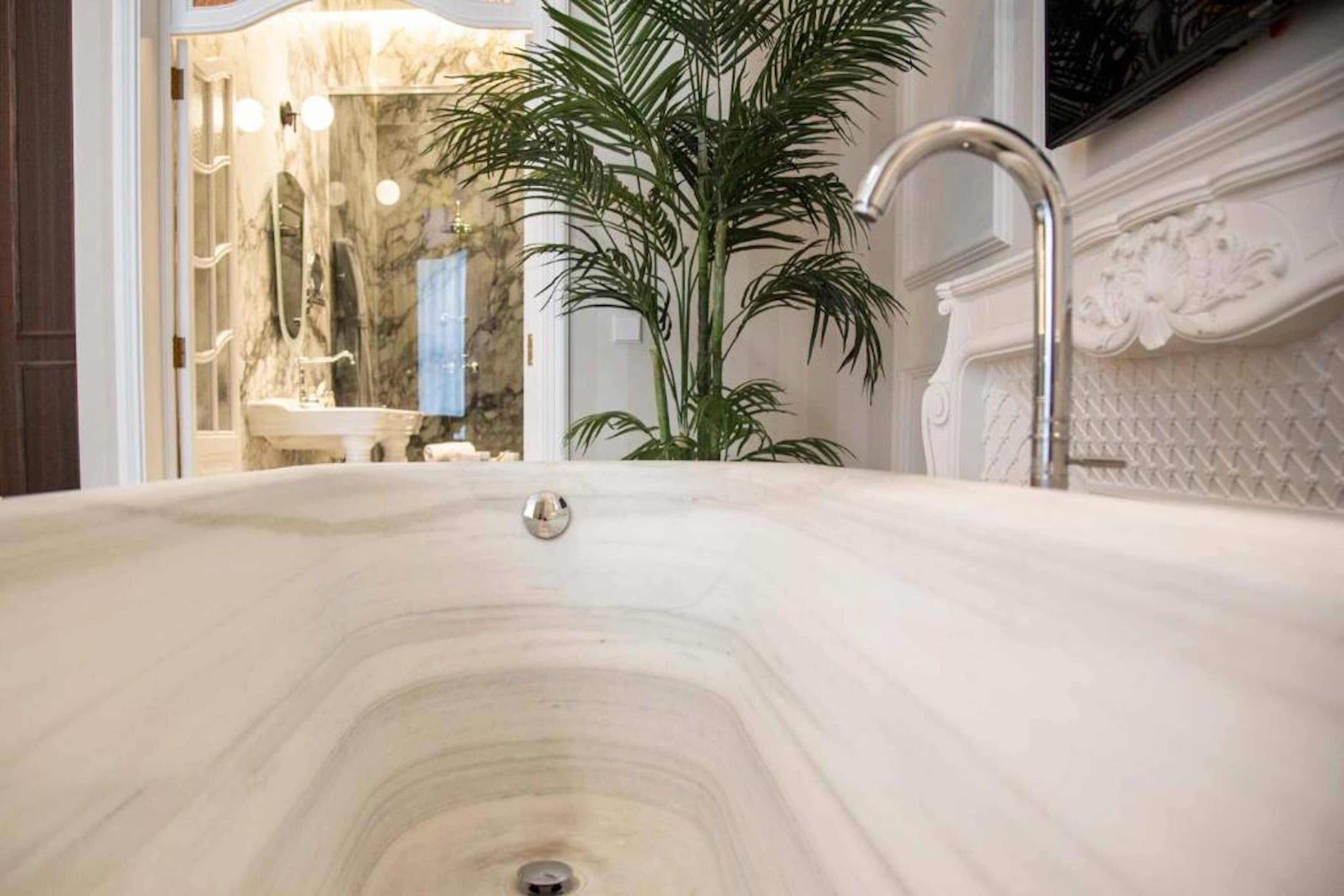 presidential suite | bathroom | shower, free toiletries, hair dryer, bathrobes