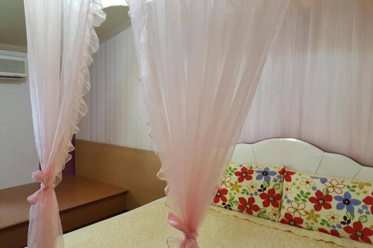 Standard Double Room | Blackout drapes, WiFi (free), bed sheets