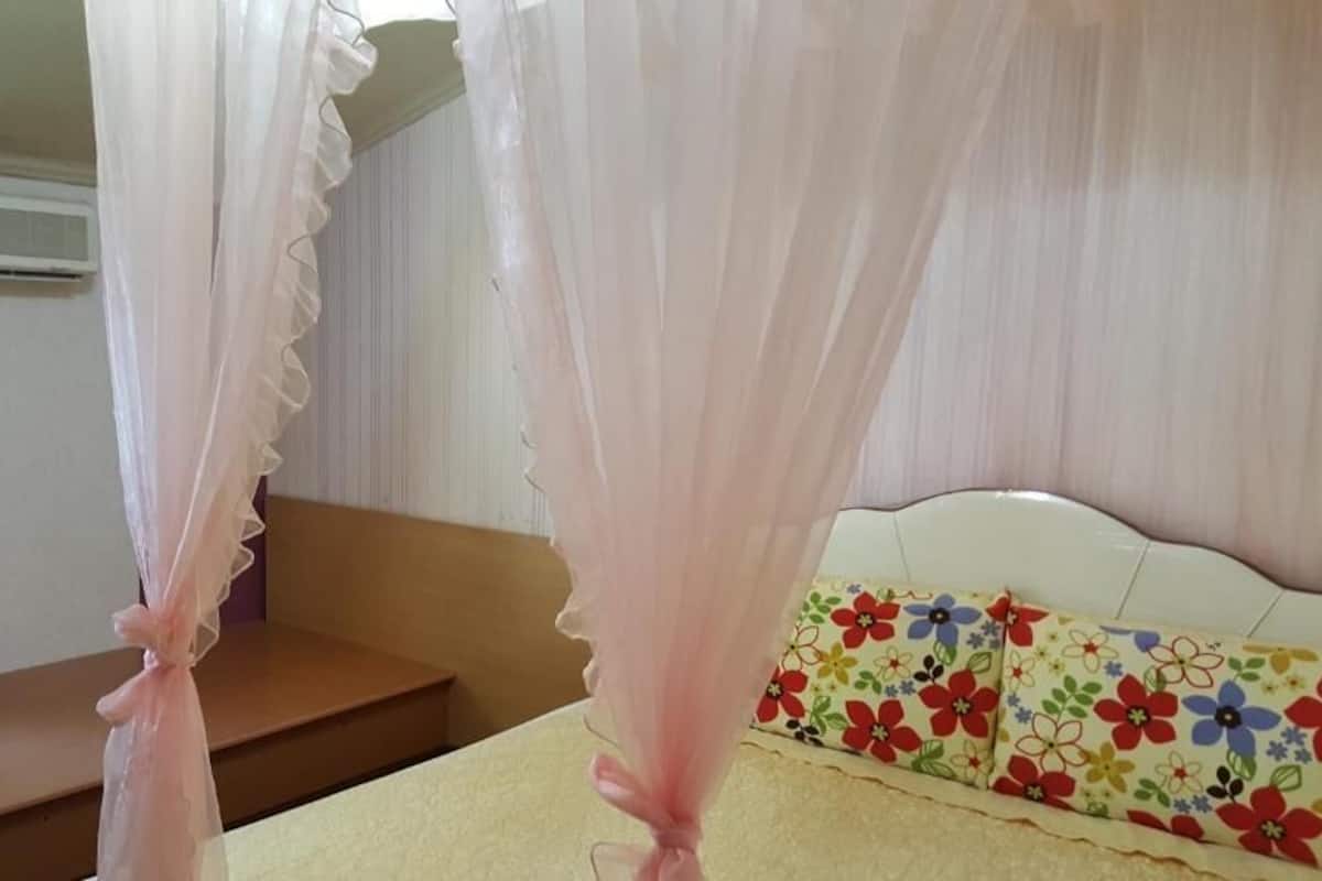Standard Double Room | Blackout drapes, free WiFi, bed sheets