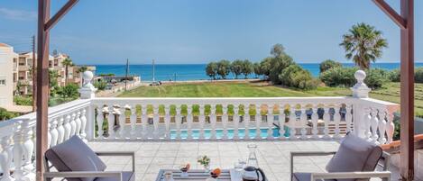 Villa | Terrace/patio