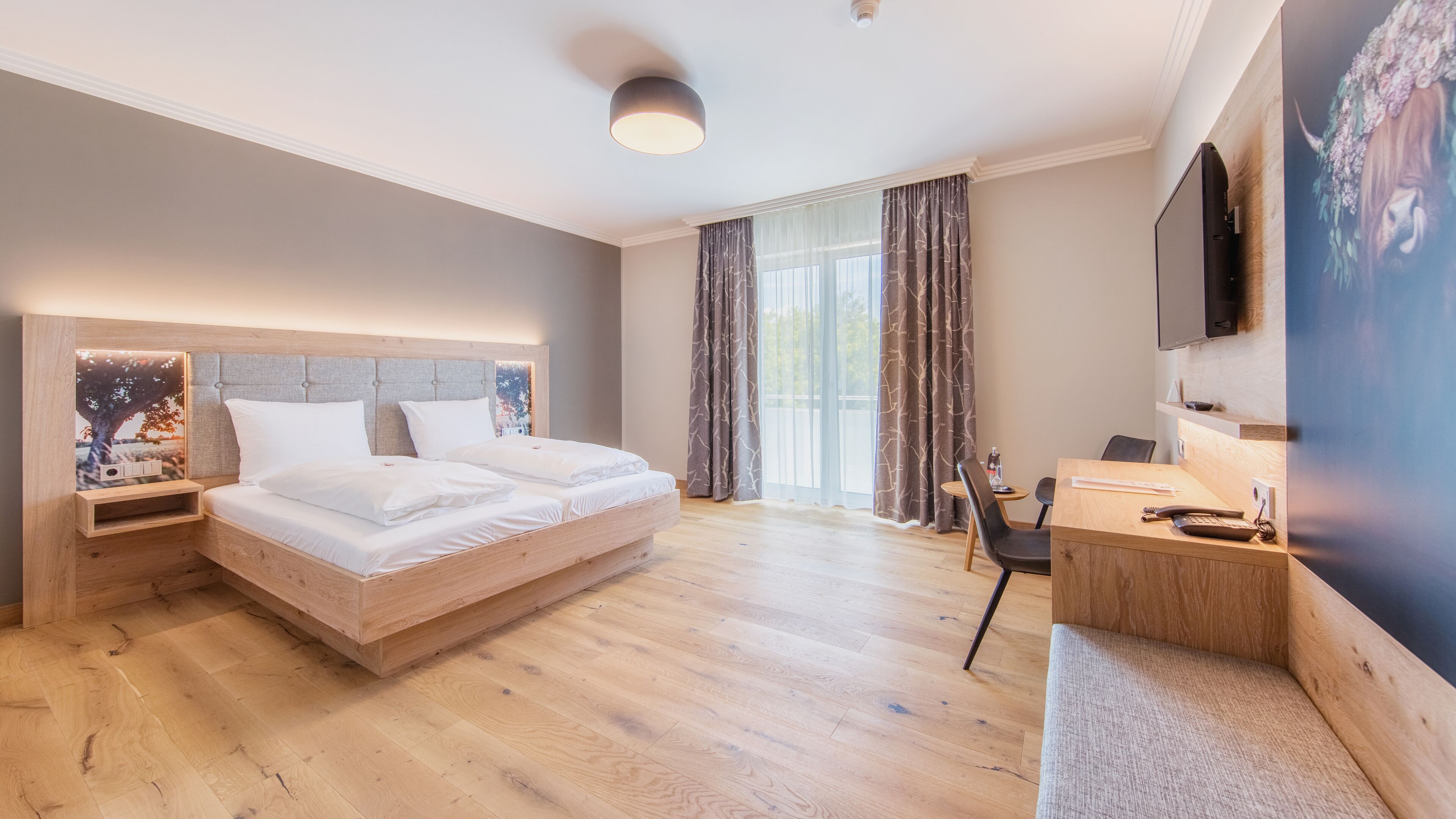 double room | hypo-allergenic bedding, in-room safe, desk, blackout curtains