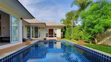 2-Bedroom Villa with a Private Pool | Courtyard view