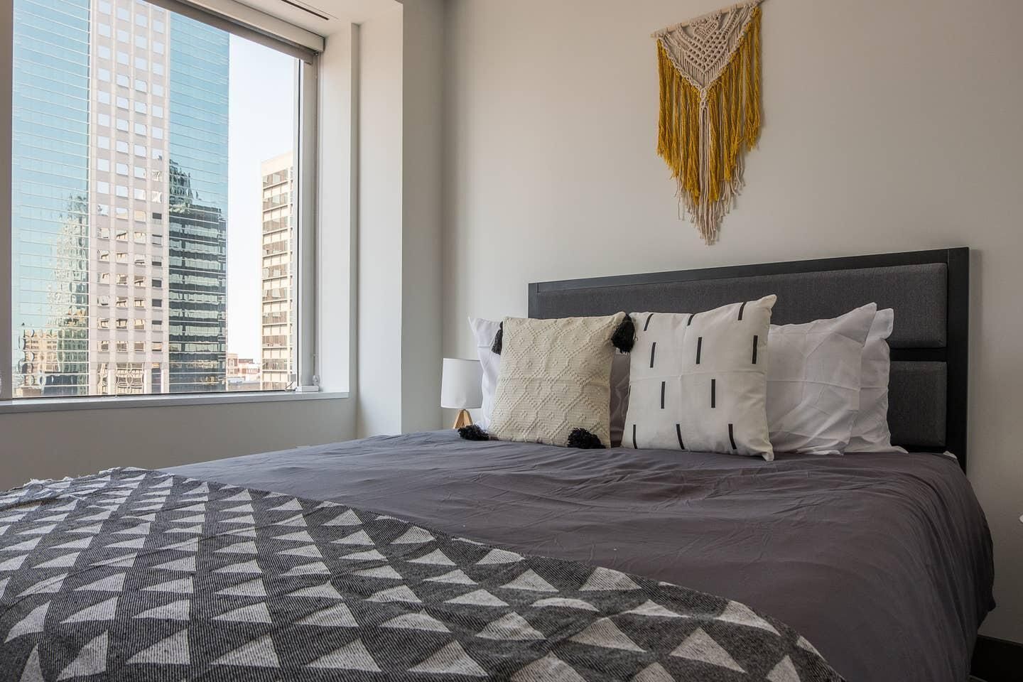 Frontdesk | Simple + Central 2BR High-Rise Apt