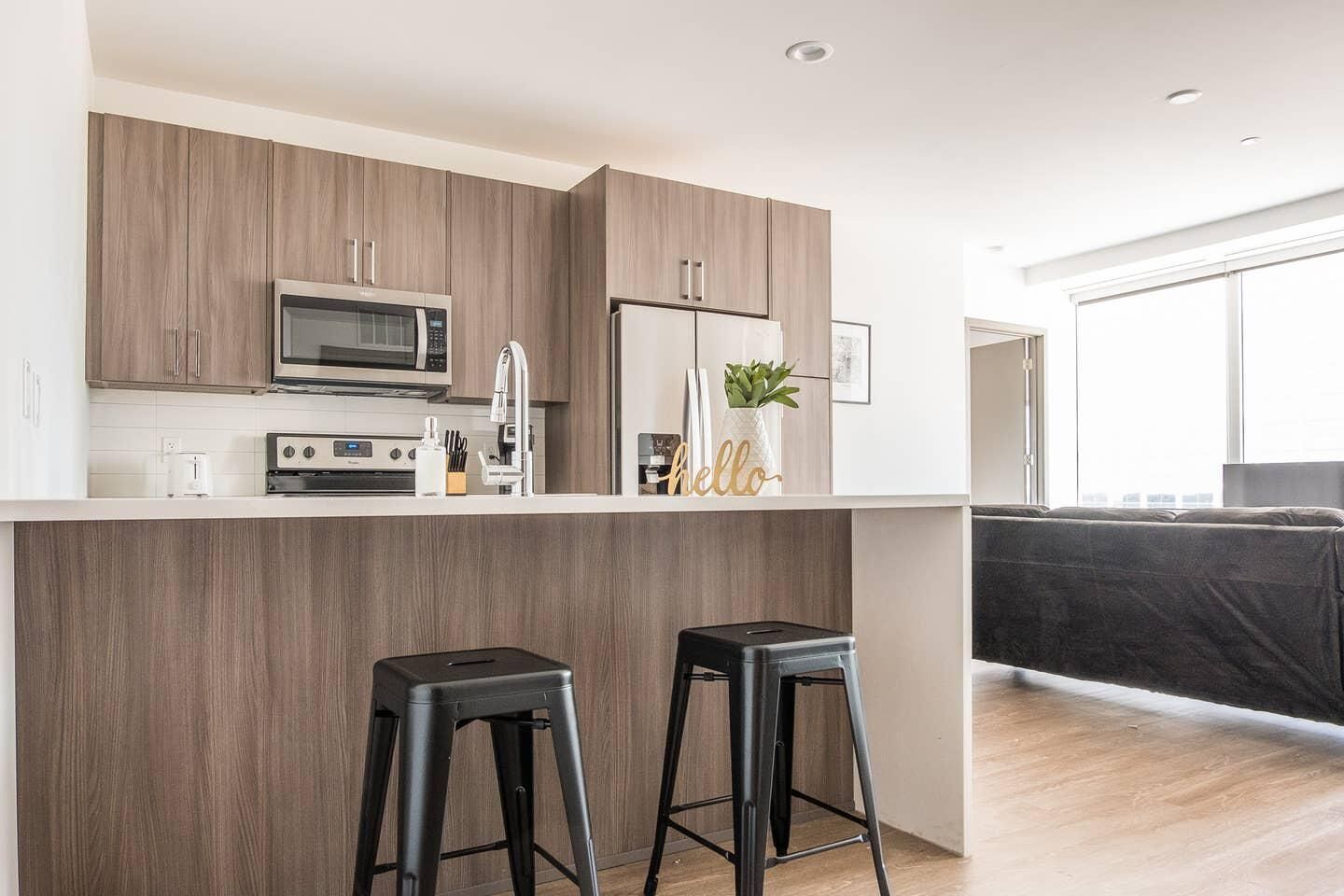 Frontdesk | Simple + Central 2BR High-Rise Apt