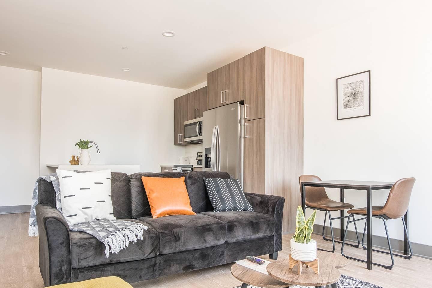 Frontdesk | Simple + Central 2BR High-Rise Apt