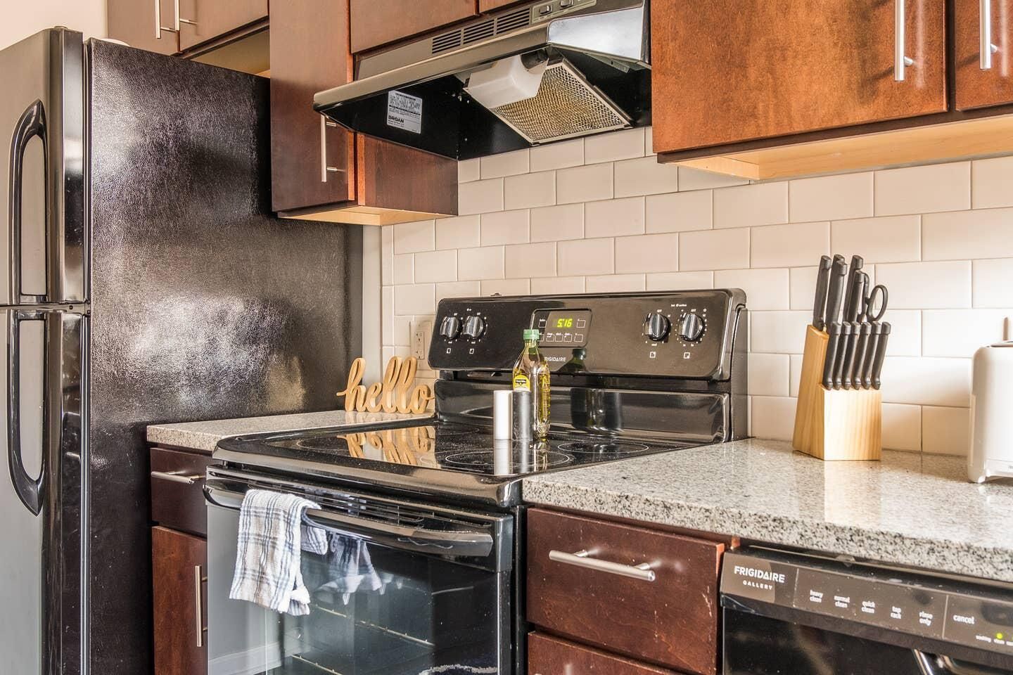 Frontdesk | Central 1BR + Balcony Near City Market