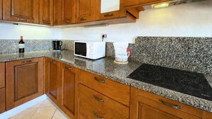 Frigorifero, microonde, forno, lavastoviglie