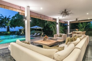 Pool - Luxurious villa estate 15P with 4 guesthouses and 3 private swimming pools! (Kalisada)