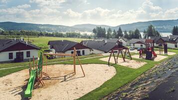 Children’s play area – outdoor