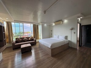 Family Room, 2 Bedrooms, Non Smoking | Individually decorated, desk, laptop workspace, blackout curtains - KM Kwanphayao Hotel (Phayao)