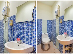 Shower, bidet, towels